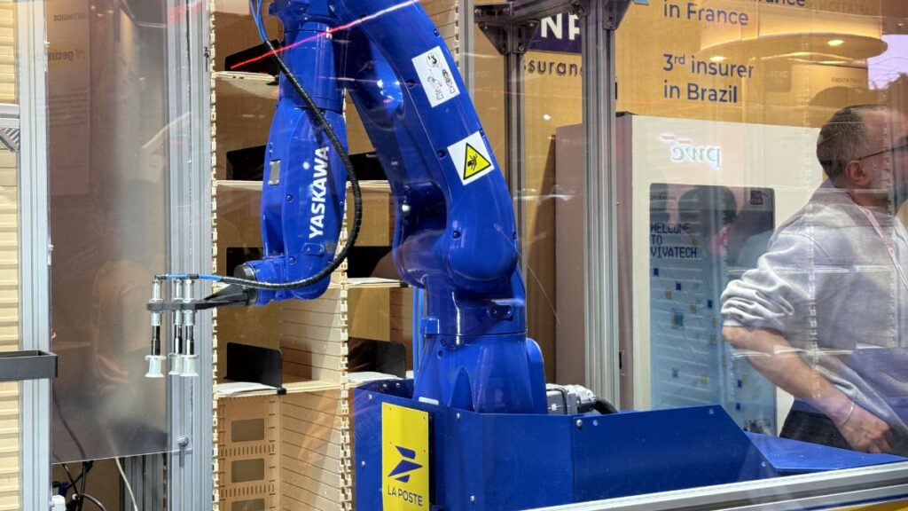 Bras robotiser de LA POSTE – Photo par Alexandre RAOULT 